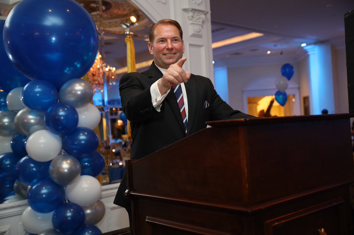 Thank You to ALL family members, friends, professional, volunteers and First Responders who attended the Sheriffs Annual Winter Gala ! 

I was honored and truly humbled by the outpouring of nearly 1000  supporters in attendance for an amazing evening at Eagle Oaks!
Thank You!