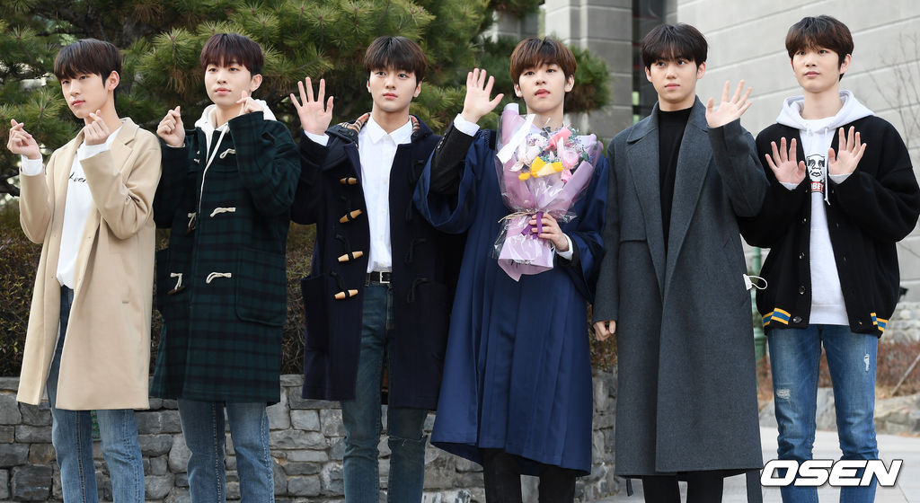Sayhi_Korea's tweet photo. ♦️ ภาพของ หนุ่มๆ #WoollimBoys (#Wproject4) ไปร่วมแสดงความยินกับงานเรียนจบของสมาชิกในวง #คิมดงยุน
#KIMDONGYUN
#김동윤 https://t.co/tVeNUjz7DH