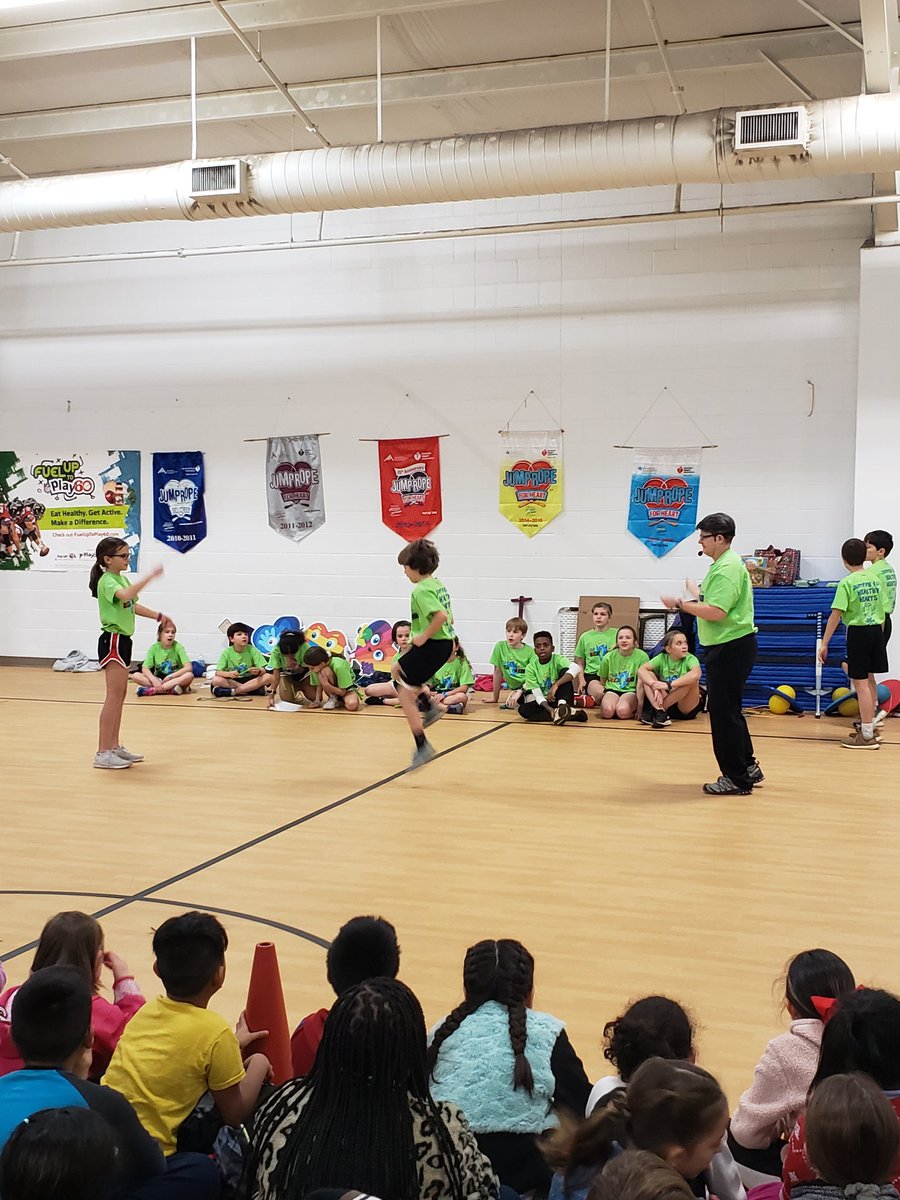 tjohnsonphysed's tweet photo. A big shout out and thank you to the Morris Brandon Jump Rope Team who came over to help us kickoff our #kidsheartchallenge! @APSGardenHills @PrincipalAbbott @tlscott12 @American_Heart @PE22fit1 @MorrisBrandonES https://t.co/2elj1Ill47