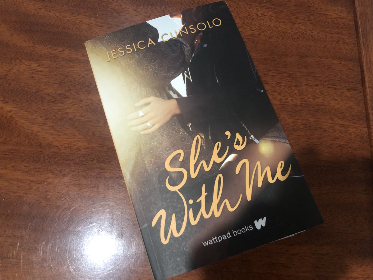TheRachaelE's tweet photo. Forgot to mention I *DID* grab a copy of @AvaViolet17's #ShesWithMe & started it during my Aussie trip & am really enjoying the bit I've read so far, so I'm very happy to hear it's been optioned by Sony!🥳 & congrats to @hjnelson with #TheLastShe, too! 🥳
https://t.co/7kQPWmZy29 https://t.co/Sea7H8OSBz
