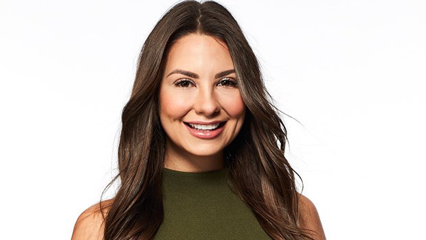 MemesBachelor's tweet photo. The award for the most normal contestant  goes to:
#TheBachelor https://t.co/T2tmtwC5rx