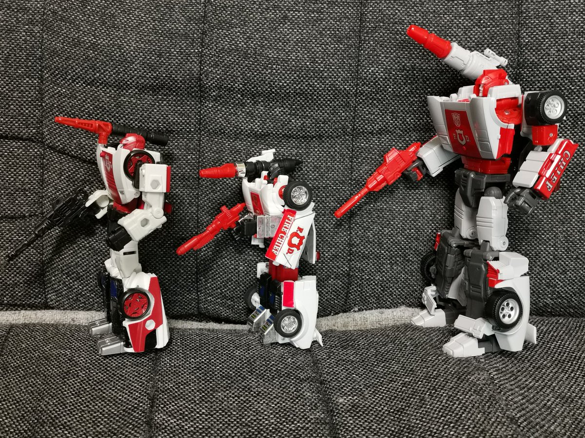 シージ レッドアラート（肩ミサイルはサイドスワイプから拝借）、復刻