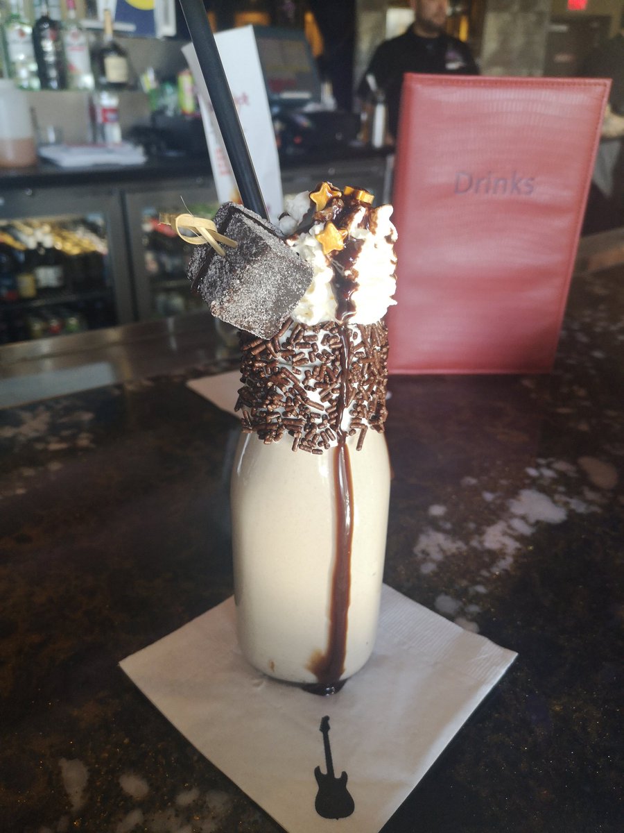 MrsToriMoz's tweet photo. When you have to take your Symkevi with fat, so order a milkshake that has 1000 calories π±π± how is that possible?!! It was so rich I couldn't even finish it all #cfprobs #symkevi #fatfatfat #hardrockcafe #lasvegas https://t.co/Ac5o1uIdwv