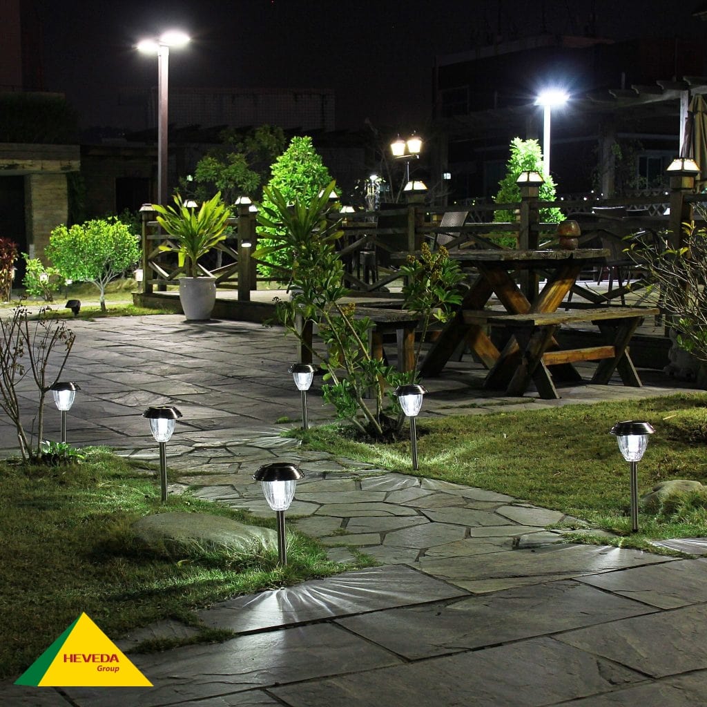 Ledsolar1's tweet image. 🍀🍀 Thiết kế quán cafe sân vườn đơn giản mà bắt mắt với đèn năng lượng mặt trời HEVEDA 🌳🌳
👉 Website: ledsolar.vn 
#ledsolar #denlednangluongmattroi #densanvuon #denled #led