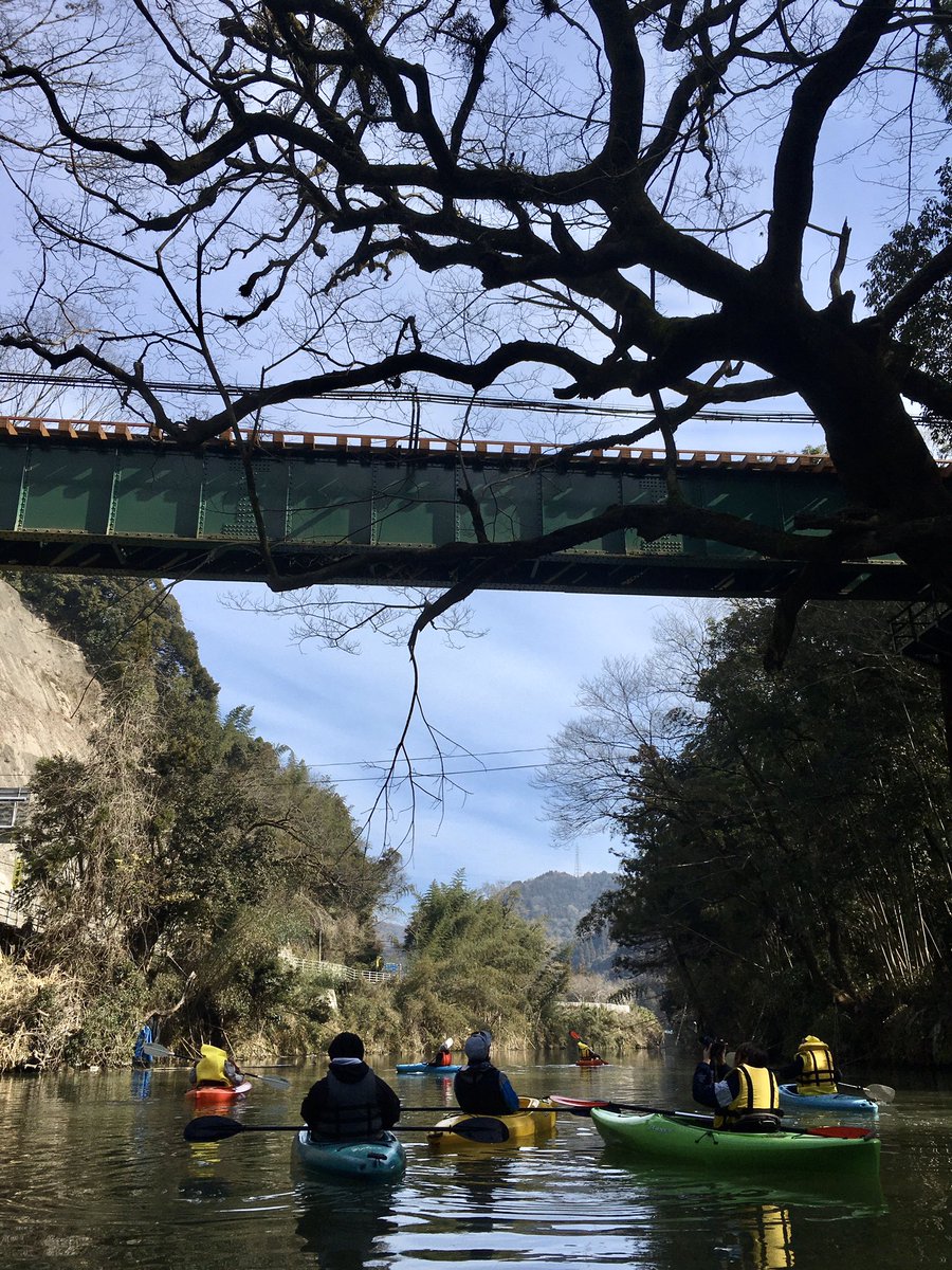 himitsukichigon's tweet photo. カヌーに乗るところは昔の船渡しの船着場。
1899年(明治33年)製の石橋「大肥橋」の真下をくぐれる!
時間が合えば久大本線の列車も川から見れる!
昭和46年(1971年)製の夜明大橋も真下からっ✨
#うき泊会2020
#農泊体験
#UKEP
#公式歴史部 https://t.co/TrjVAHqcux