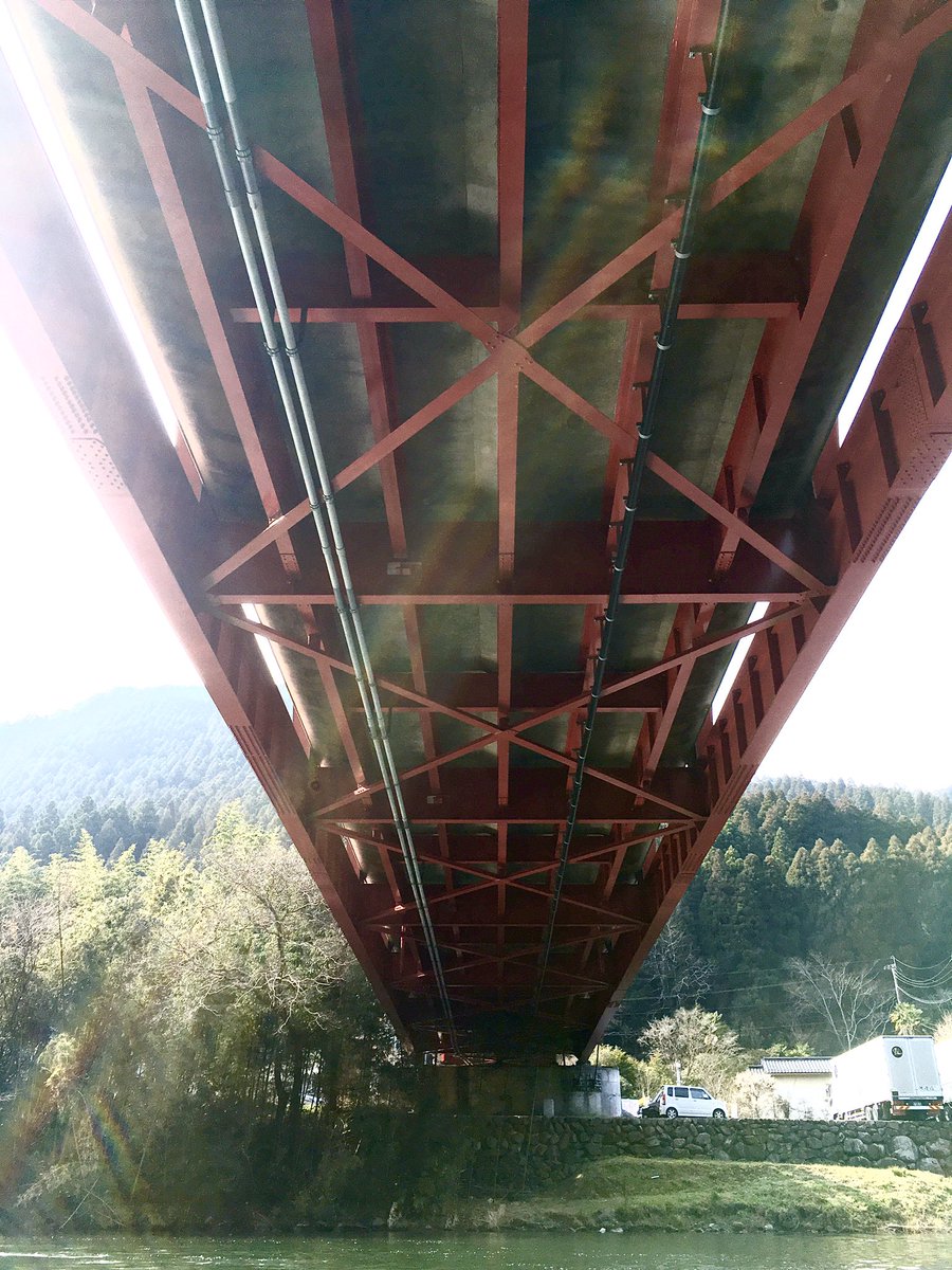 himitsukichigon's tweet photo. カヌーに乗るところは昔の船渡しの船着場。
1899年(明治33年)製の石橋「大肥橋」の真下をくぐれる!
時間が合えば久大本線の列車も川から見れる!
昭和46年(1971年)製の夜明大橋も真下からっ✨
#うき泊会2020
#農泊体験
#UKEP
#公式歴史部 https://t.co/TrjVAHqcux