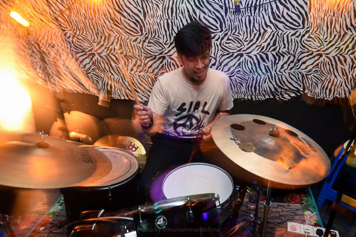 syahmanism's tweet photo. Noise Session Vol 31//02.02.2020
SLAVE debut show with @influenziapunx in supporting @nogoodisdead and NON-PLUS(Sweden). Thank you @noise_cave for having us!
Photo by : Muhammad Delima🤜🏻🤛🏻
#slavepunk #jtownhardcore #noisecave #nogoodisdead #nonplus #influënzia https://t.co/UFB2U4HsuG