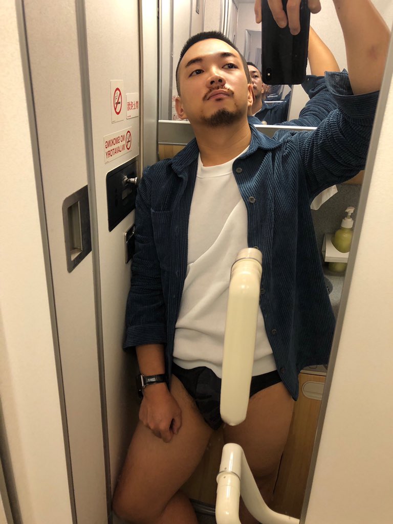 daweidavid18's tweet photo. 飞机✈️ https://t.co/K38T76b3Zo