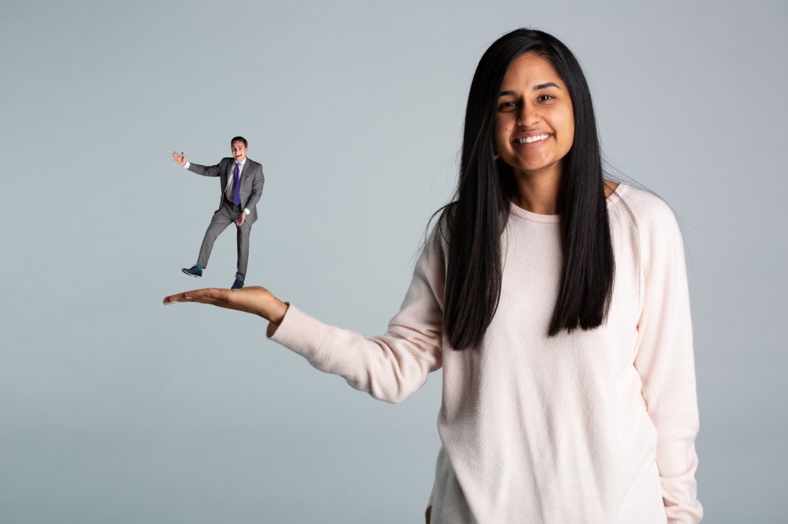 DanielSechtin's tweet image. When your boss says to get creative with your employee photos...@KirinPandit #WakeUp11 @WHAS11