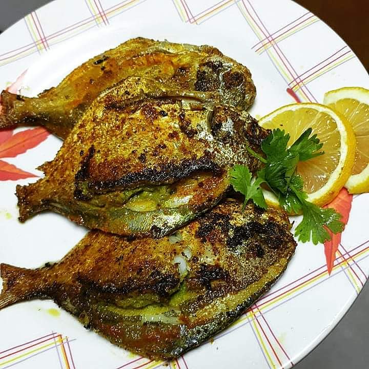 Fishy cravings..🐟🐟
Made some lip smacking #stuffedpomfret fry for last night's dinner...
#pomfretfry #pomfretfish #fishfry #goanstyle #greenmasala #foodporn #foodgasm #foodrecipes #foodiecouple #homemadefood #homechef #loveforcooking #yummy #eat #dubai #couplechef #alnleen