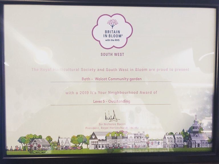 wildwalcot's tweet image. Great volunteer session on Sunday and an opportunity for the team to pose with their Britain in Bloom award! Well done everyone who has helped with Wild Walcot and plenty of opportunities to get involved this year @avonwt