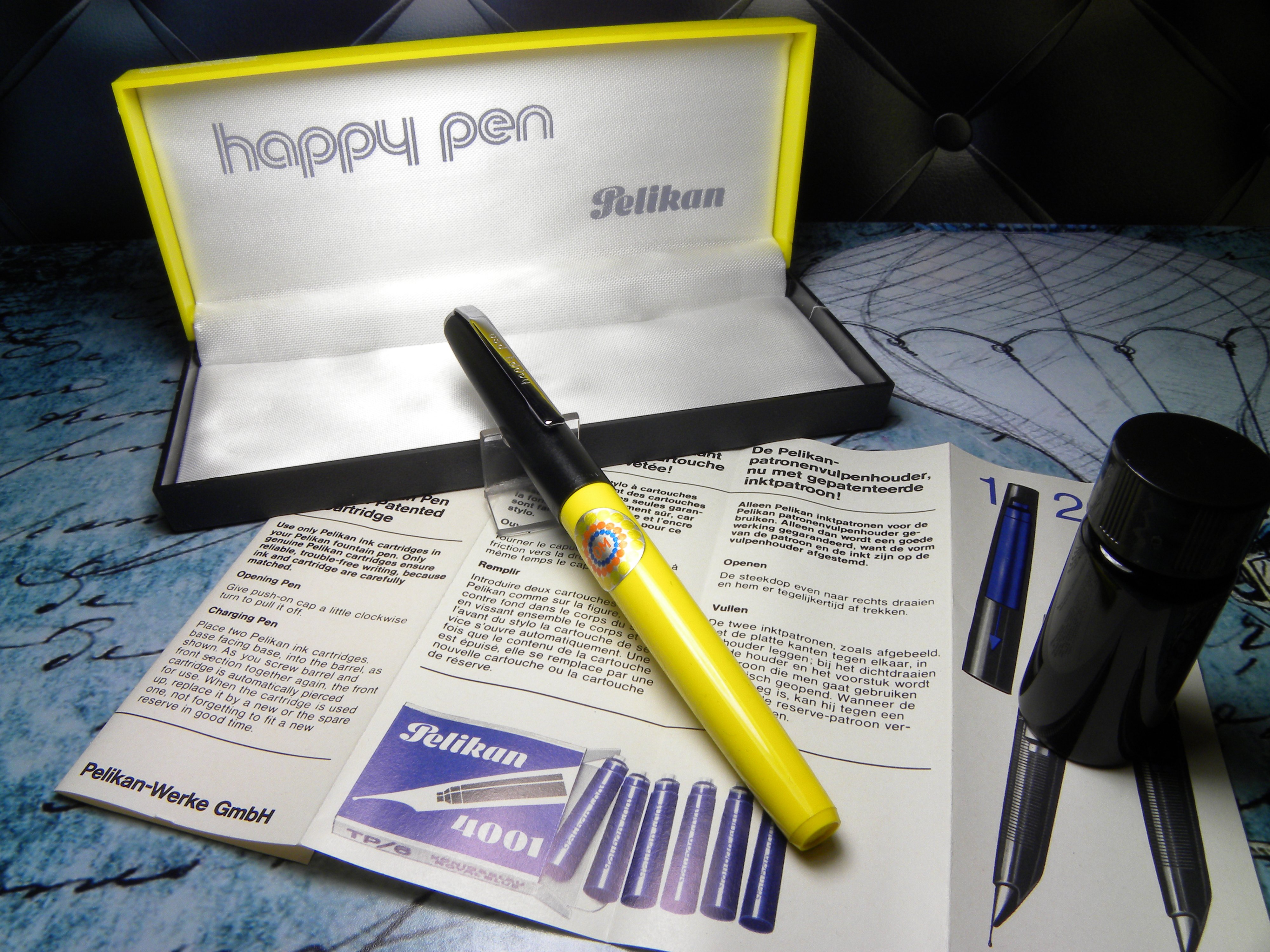 voorzetsel Gebeurt partner Yesteryear's Fountain Pens on Twitter: "Vintage "#Pelikan Happy Pen"  #FountainPen in Box-Sunflower Yellow and Matt Black-Germany 1970s.  https://t.co/1ruD46nt8x https://t.co/04seq7wy5R" / Twitter