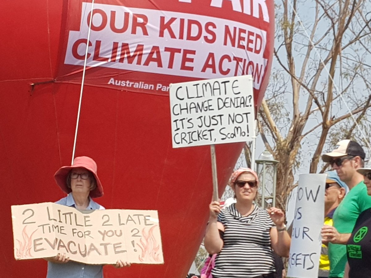 JanetLinda1's tweet photo. So good for the soul to be at the #Canberra #PeoplesClimateAssembly today. Thanks to all those that organised it. 💜 #Feb4FireFury https://t.co/Xchx1b1NM3