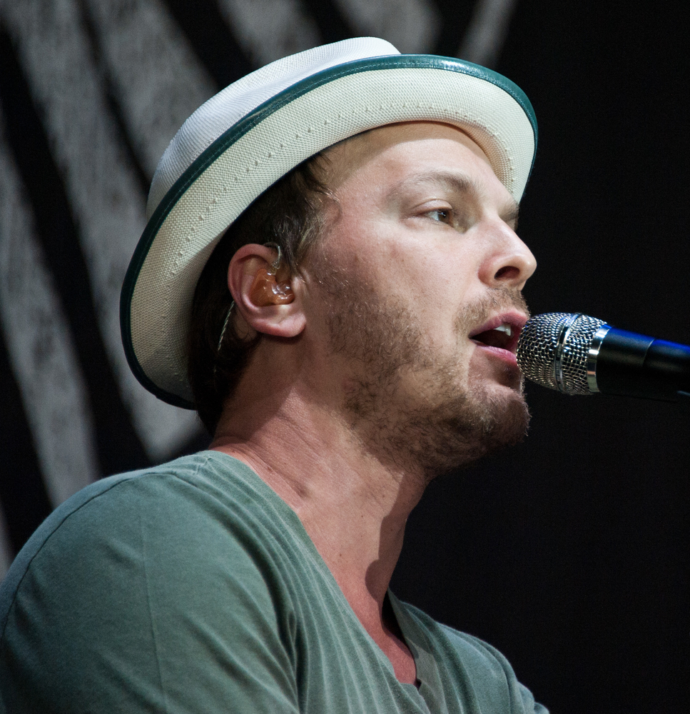 Happy birthday shoutout to singer Gavin DeGraw (pictured, PR Photos).   