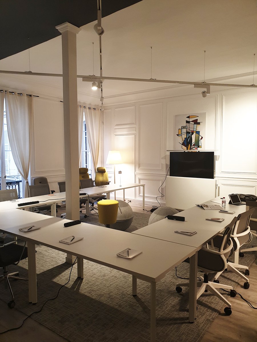 EUROSITSA's tweet photo. C’est avec plaisir que nous accueillons l’équipe PCON @EGr_Fr @EasternGraphics  dans notre Showroom pour son séminaire ! Nous leur souhaitons de passer un agréable moment dans ce lieu singulier.
#PCON #Séminaire #Showroom #Easterngraphics    @pCon_BNL https://t.co/74wX2ZVu0L