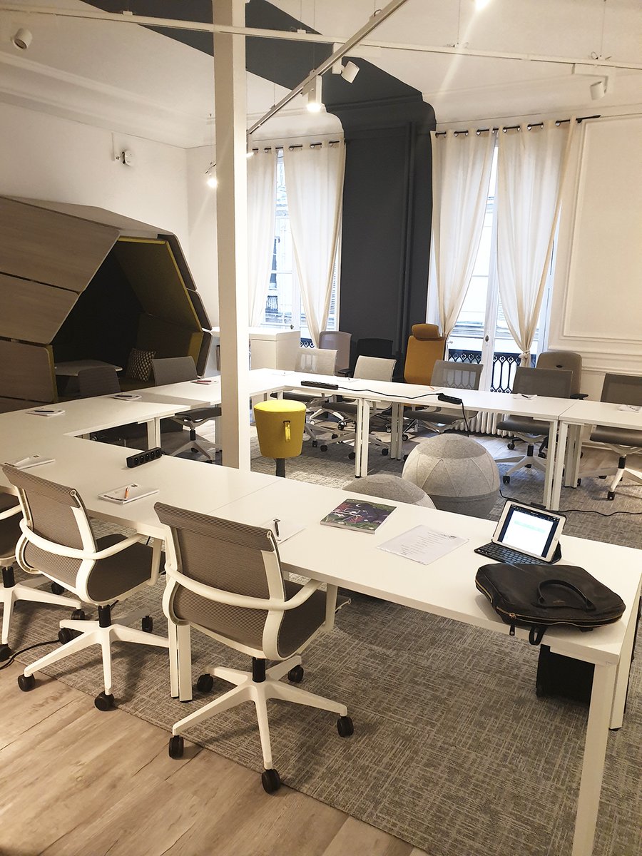 EUROSITSA's tweet photo. C’est avec plaisir que nous accueillons l’équipe PCON @EGr_Fr @EasternGraphics  dans notre Showroom pour son séminaire ! Nous leur souhaitons de passer un agréable moment dans ce lieu singulier.
#PCON #Séminaire #Showroom #Easterngraphics    @pCon_BNL https://t.co/74wX2ZVu0L