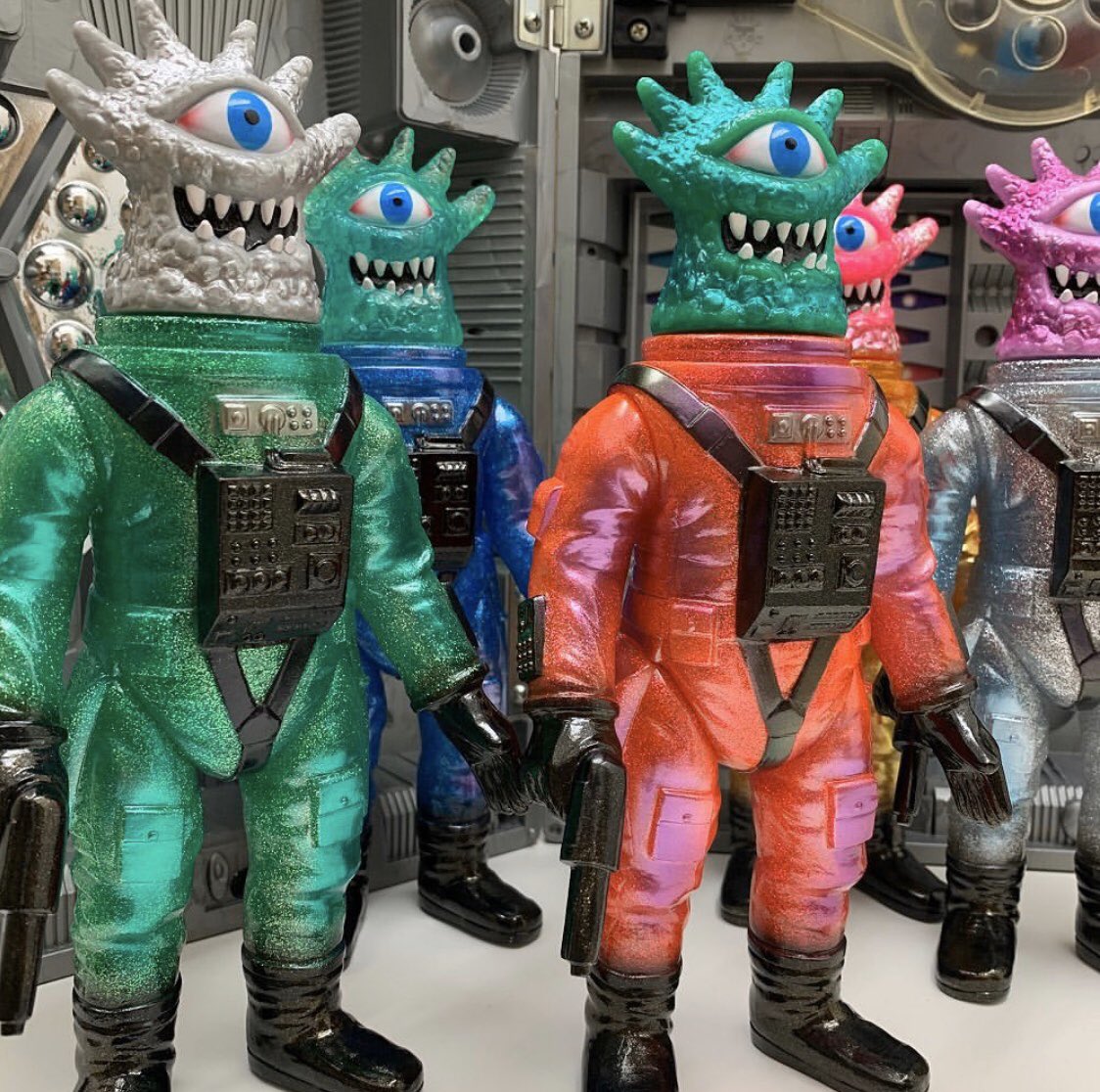 【新品】早川 モトヒロ ソフビシリーズ 怪獣ガッチャ 画家・早川モトヒロ氏の超気になるソフビシリーズより「怪獣ガッチャ