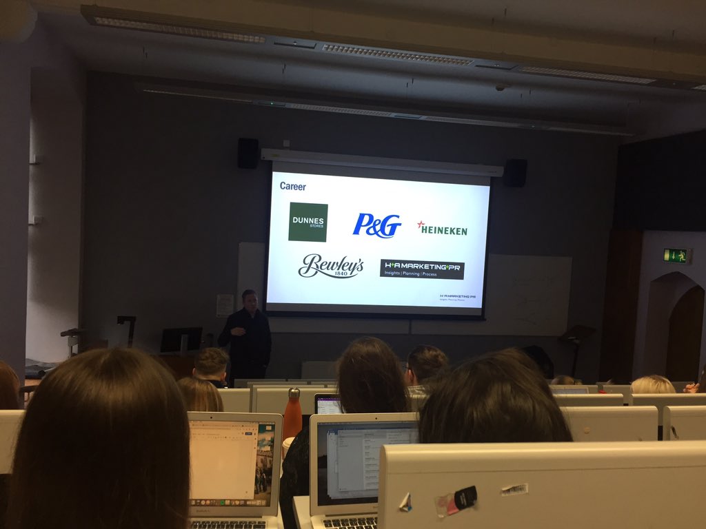 Dave_Alton's tweet photo. Delighted to be joined by Mr Peter Murphy from @HAmarketingPR who is speaking to our @CUBSucc BComm/BComm International students on client strategy 👍🏻 https://t.co/8vduESmHYO