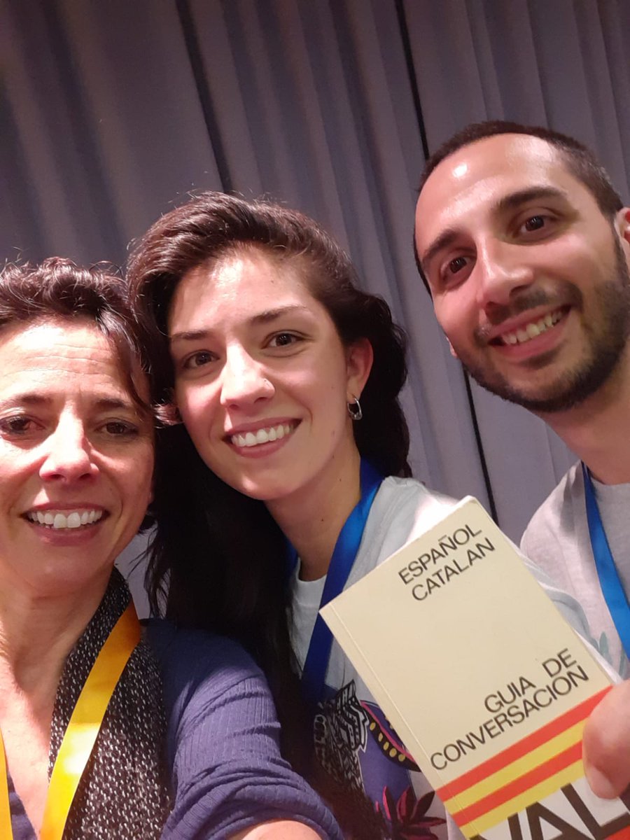 Sinergicsbcn's tweet photo. Ahir vam ser al #comercat, activitat emprenedoria @barcelonactiva dirigida a crear sinèrgies. Ens van festejar molt, sabeu per què? Pel fet de pagar l'espai #coworking amb #retornsocial #barodeviver La cooperació convenç cada vegada més gent! 😍 https://t.co/Umr3JdXDgn
