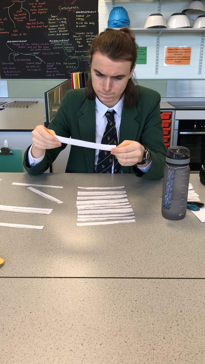 SibfordFood's tweet photo. Learning how to dove tail recipes together #Sibfordfood #gcsefoodandnutriton #planningmeals https://t.co/PfhkAdnCNW
