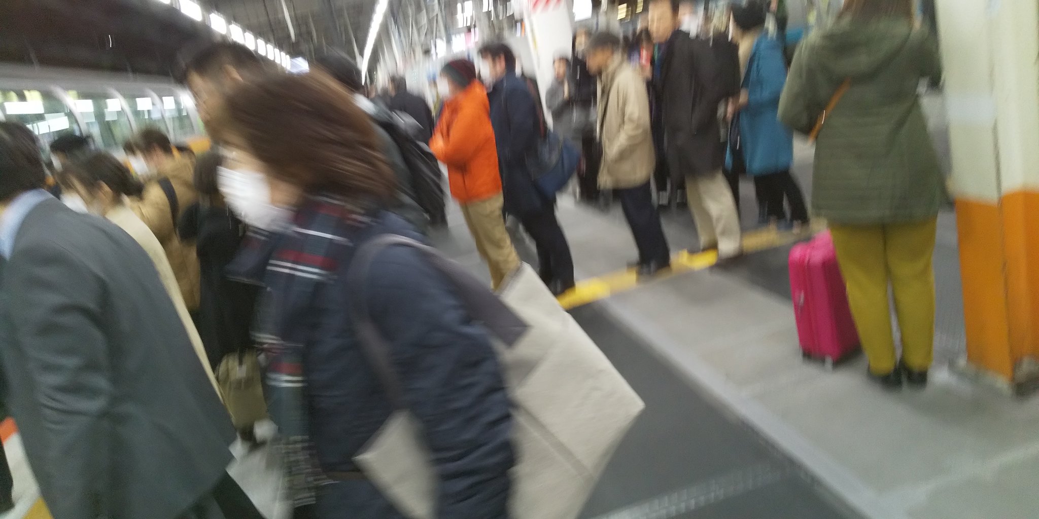 画像 乗ってた電車川崎で回送にされて下ろされて横浜まで振替の京浜急行で行って横浜で時間潰しすっか 発車時間近くまで降ろすなよな T Co 3ccusn まとめダネ