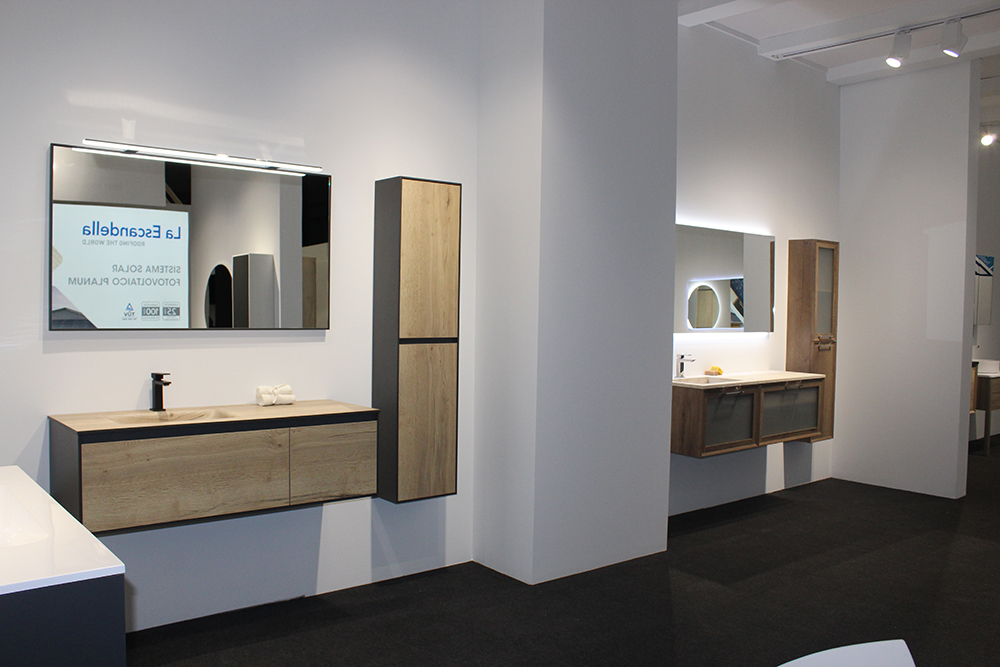 estudioidiseno's tweet photo. Nuestros #stands en @Cevisama, @OhShower #ibx2003 #Distrimat #Coycama #Tecnimol.
Paneles de policarbonato para #revestimientos, #mueblesdebaño, #ceramica, #diseño, #decoracion, no te pierdas las últimas novedades. https://t.co/rOznemvSo2