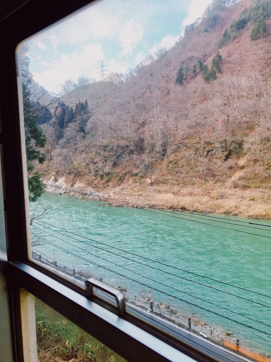 PetiteBlondine's tweet image. So last Saturday we travelled into Fukushima, to an area called Oku-Aizu, to go on one of the most beautiful winter rail journeys in the world