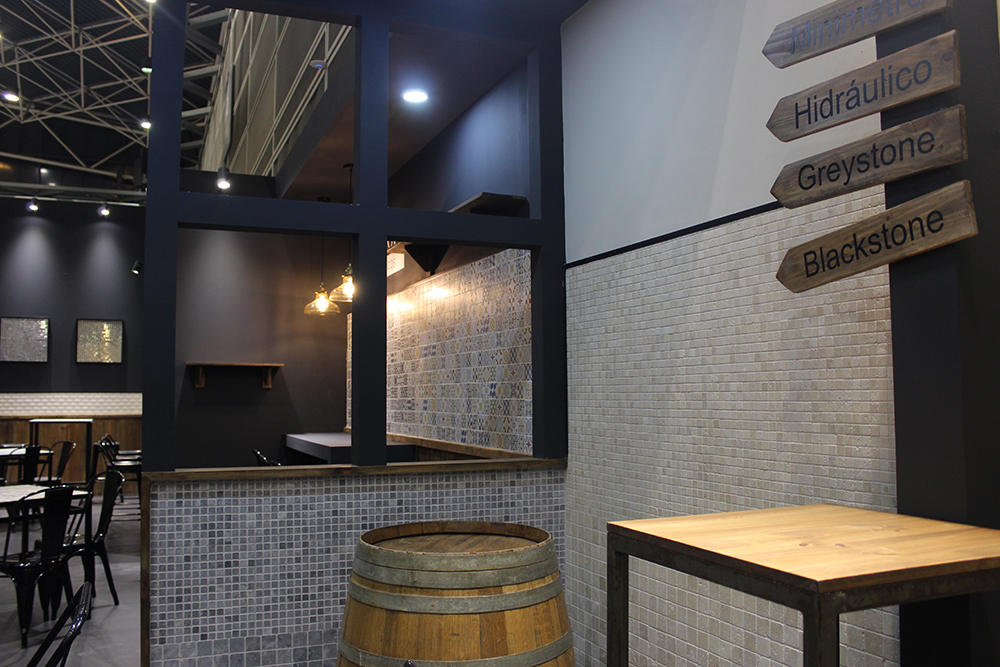 estudioidiseno's tweet photo. Nuestros #stands en @Cevisama, @OhShower #ibx2003 #Distrimat #Coycama #Tecnimol.
Paneles de policarbonato para #revestimientos, #mueblesdebaño, #ceramica, #diseño, #decoracion, no te pierdas las últimas novedades. https://t.co/rOznemvSo2
