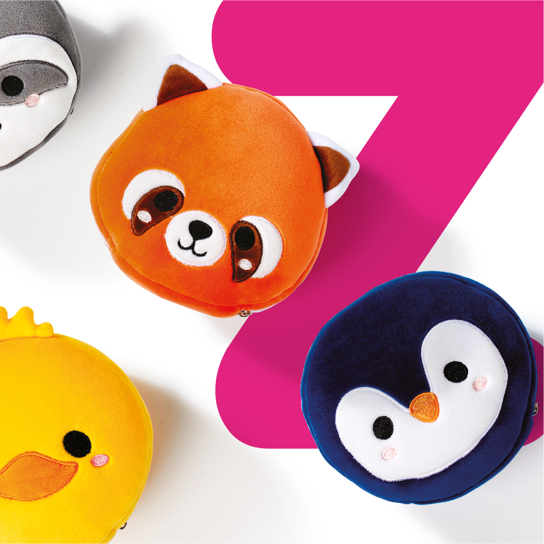PuckatorNL's tweet photo. Onze reiskussens wonnen de titel van Gift of the Year 2020 🎉 en zijn één van de meest vooruit bestelde producten onder onze klanten. 🙌 Zo trots! https://t.co/keiaWmJMZf #opreis https://t.co/m2yNutYWql