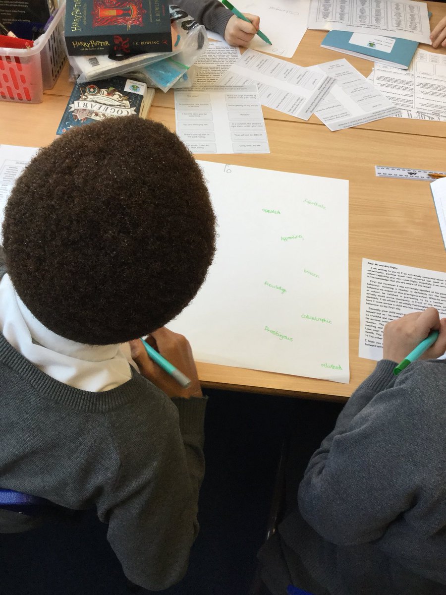 MarklandHill's tweet photo. Linden are identifying formal vocabulary to write a letter in the style of a headteacher from our class book Cosmic @frankcottrell_b #timerchallenge https://t.co/EgCHFh2IeI