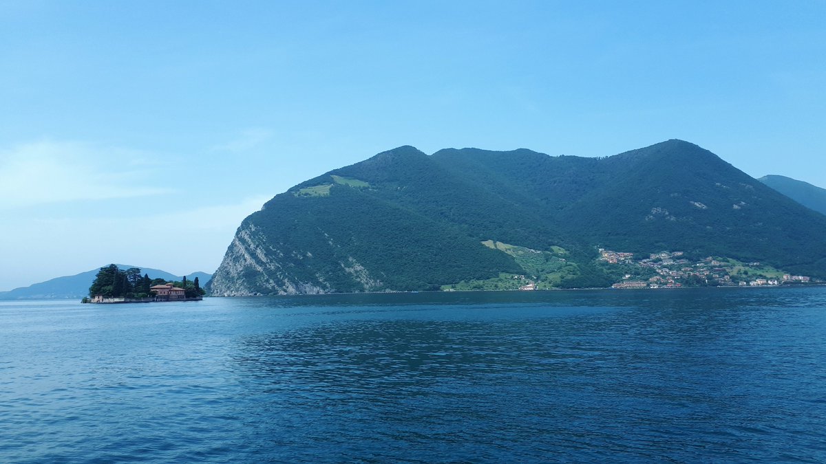 MaxxSilver1's tweet photo. #Sensole is a small village on #Monte #Isola on Lake #ISEO_픽크루 You can't visit the castle but it's a pleasant spot to look across the lake. I just wanted to chill and there was nothing to do except have lunch, but that was great with a view across the garden below. https://t.co/mC909GoD5k