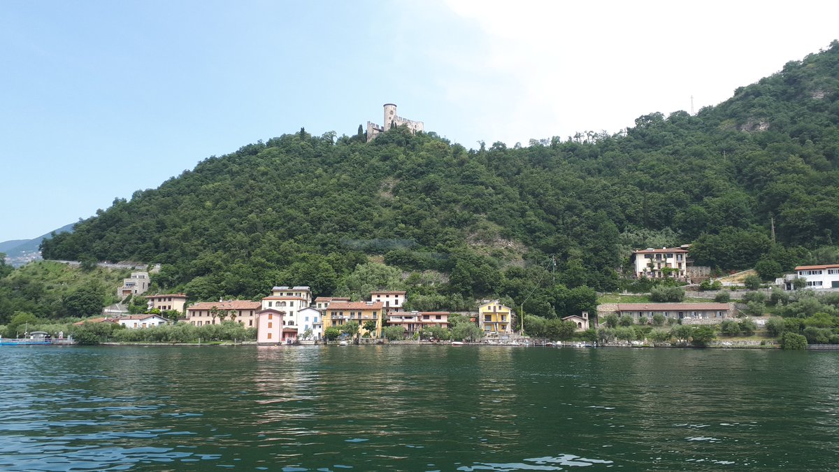 MaxxSilver1's tweet photo. #Sensole is a small village on #Monte #Isola on Lake #ISEO_픽크루 You can't visit the castle but it's a pleasant spot to look across the lake. I just wanted to chill and there was nothing to do except have lunch, but that was great with a view across the garden below. https://t.co/mC909GoD5k