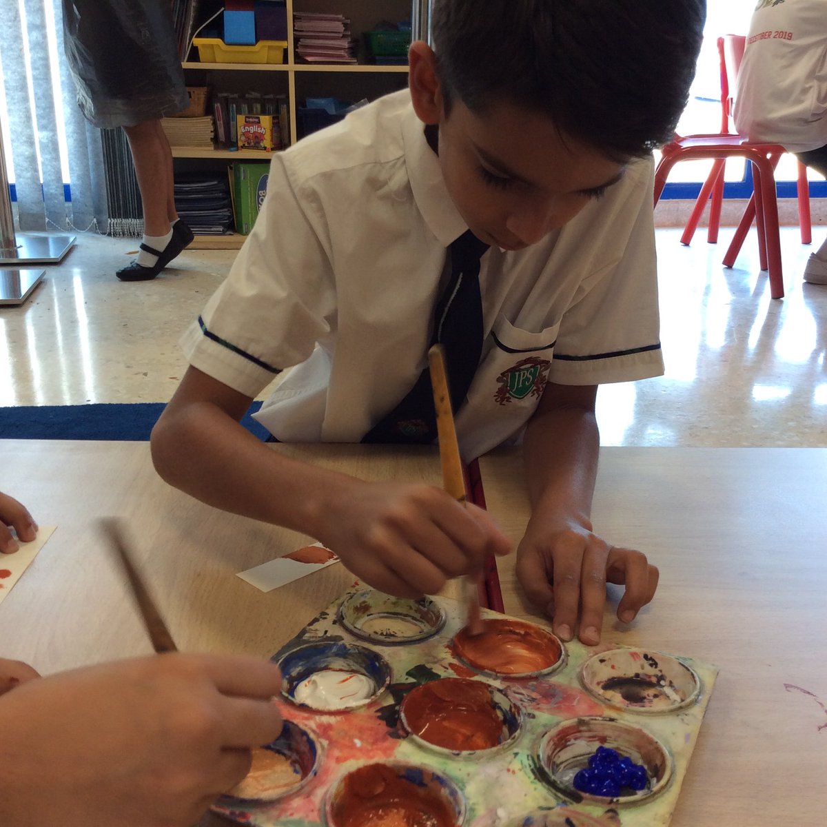 JPS_Year5's tweet photo. This week we have been learning about how Mary Anning’s curiosity led to the discovery of many different fossils. We have had a go at creating shades to paint our own fossils. #JPS5A #JPS_cc @JPS_Art #JPSArtsFest2020 https://t.co/2A0X90OcTh