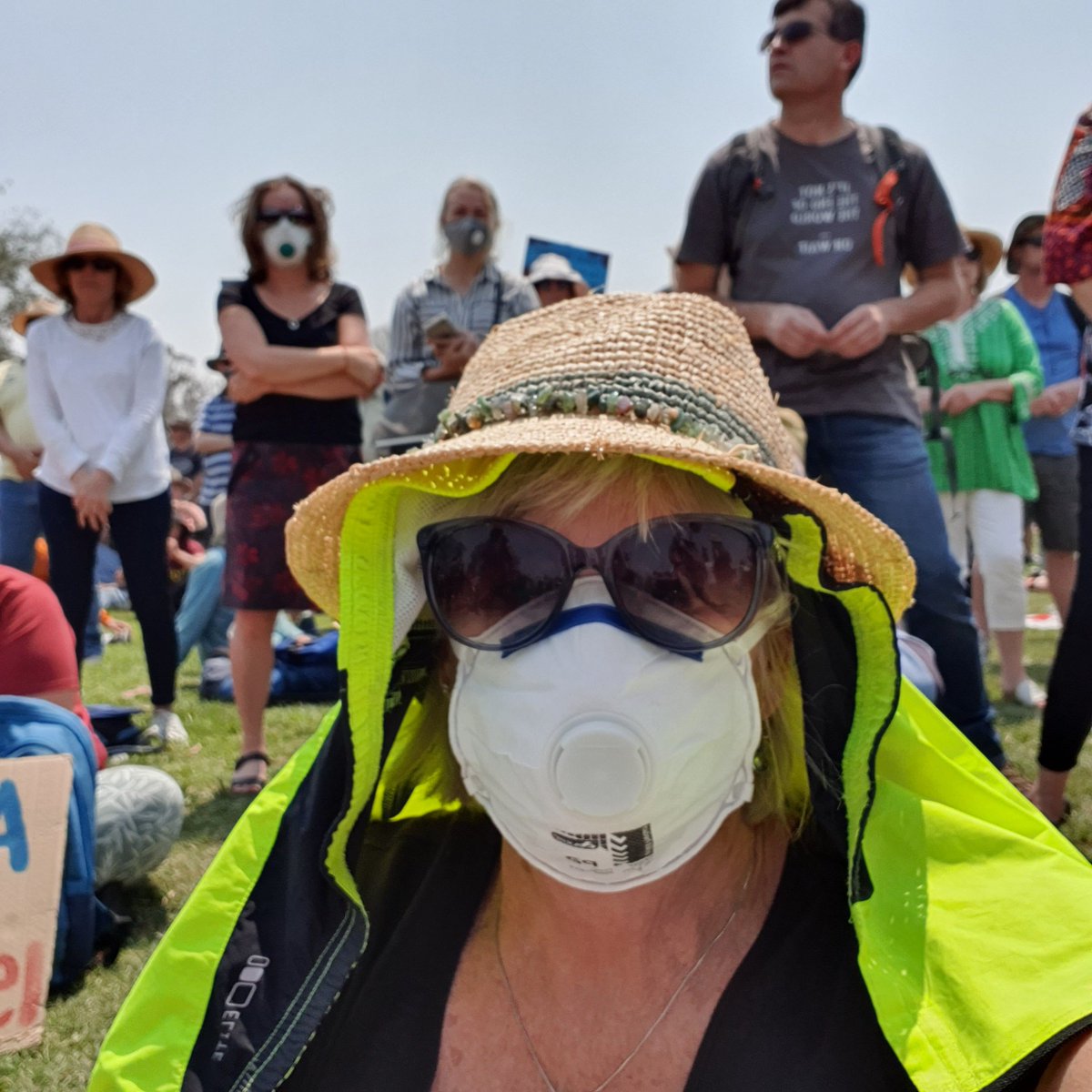 sacarlin48's tweet photo. @firstdogonmoon Here's me there. It was Smokey and pretty hot out there today  #Feb4FireFury #ClimateActionNow @ScoMoMustGo #ScottyfromMarketing #BillshitBoy https://t.co/o7uT8iQmvK