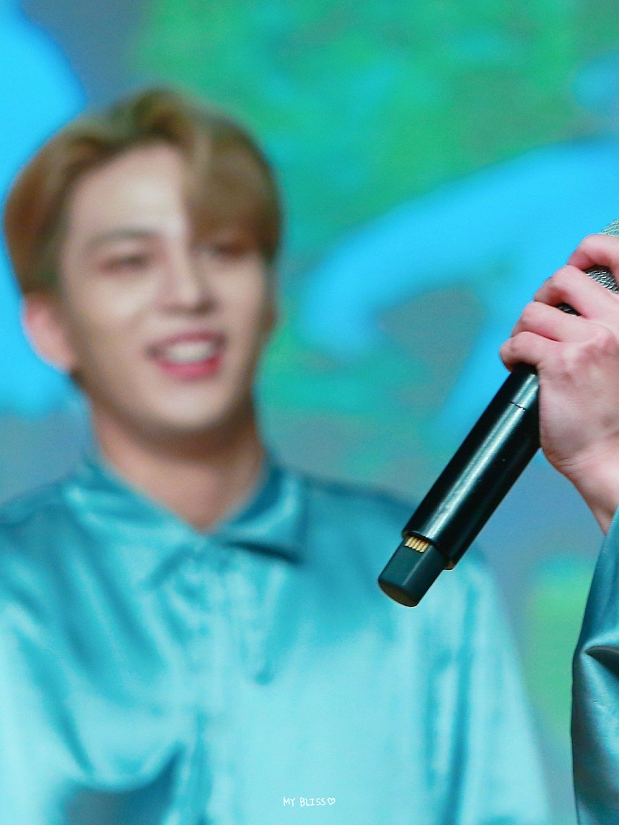 (Reuploaded coz I messed up)Moot saw this & shared to me190721 look at Jongho watching Hongjoong... That smileCr: BLISS_HONG