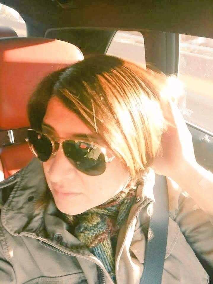 SoyLauraRivas's tweet photo. Bonjour!!! Mañana de Rojo Pasión!!! Y Sonreír... #ModoYo https://t.co/xocKHj4e7B