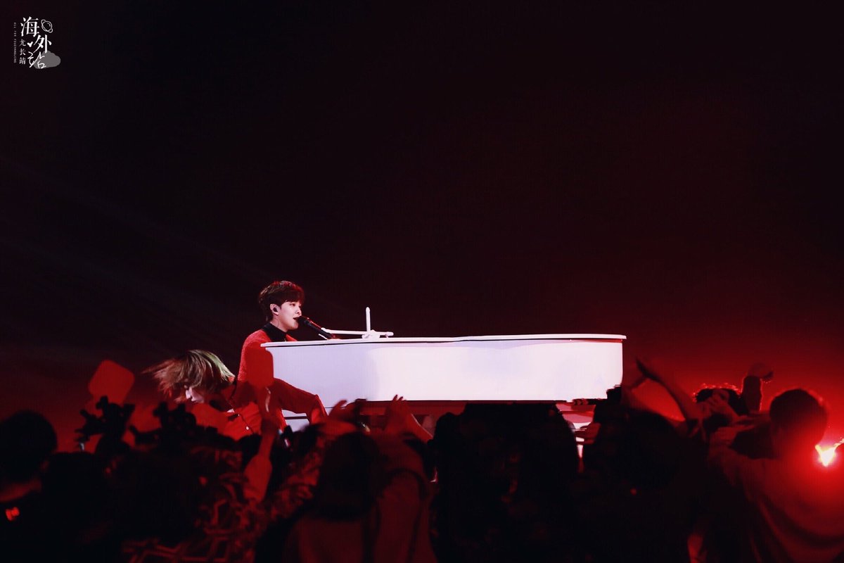 AzorachinC's tweet photo. 【200125  Zhejiang TV NYE Party 2P】

Happy Lunar New Years 🧧🧨

#尤长靖 #YouZhangJing #AzoraChin #NinePercent #요장징 

*Please do not re-edit the photo https://t.co/7t2EI4SK4E