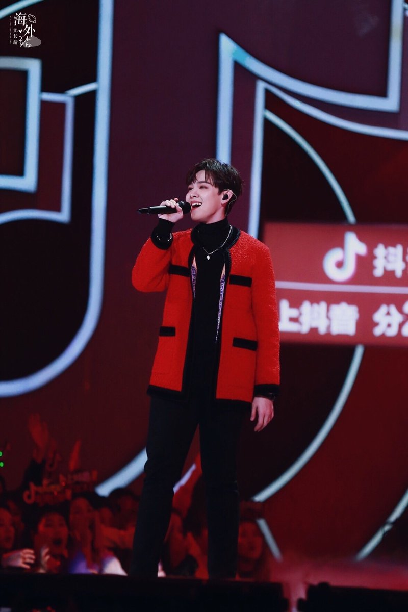 AzorachinC's tweet photo. 【200125  Zhejiang TV NYE Party 3P】

Happy Lunar New Years 🧧🧨

#尤长靖 #YouZhangJing #AzoraChin #NinePercent #요장징 

*Please do not re-edit the photo https://t.co/mbvlXxdKcb