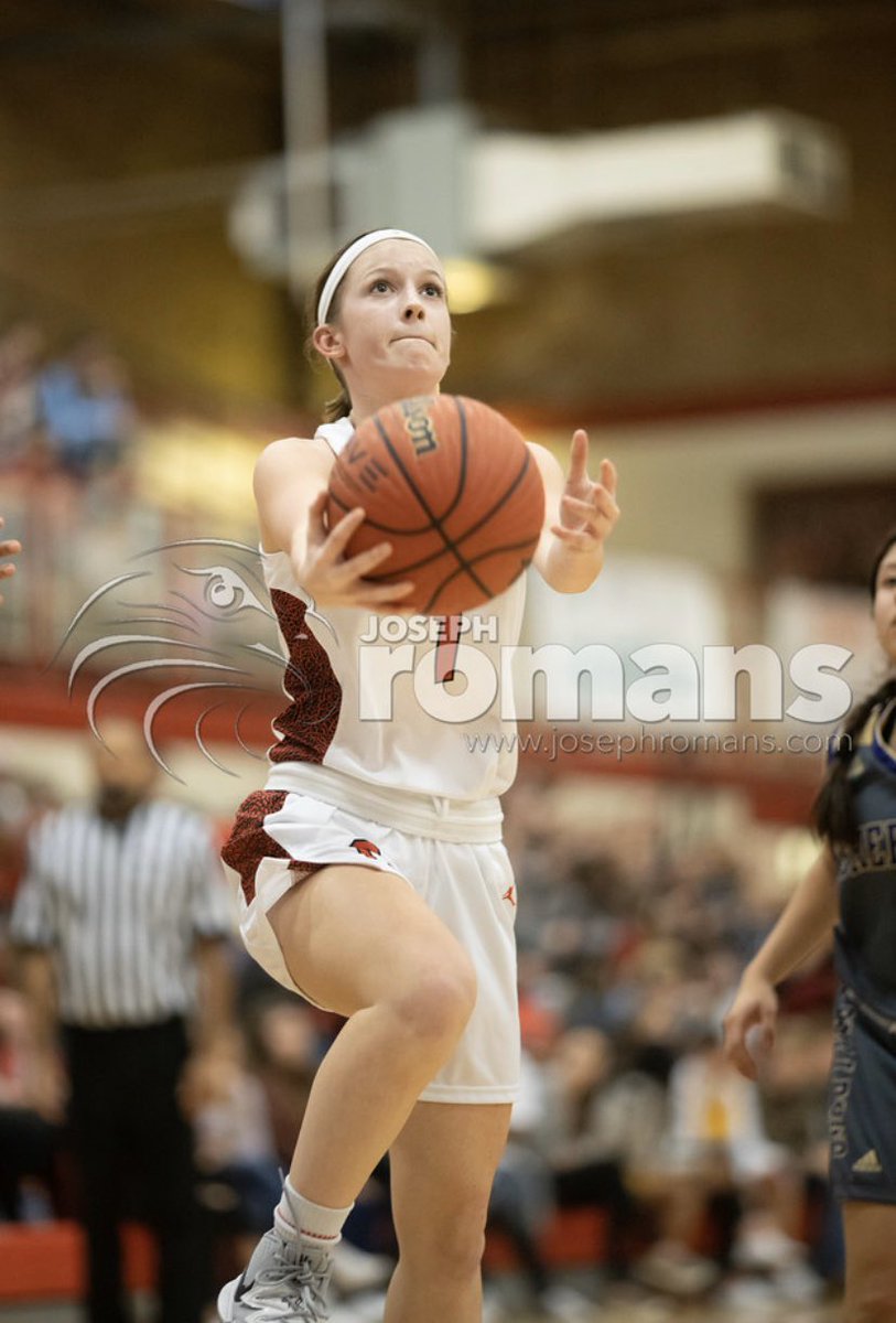 llkeener10's tweet photo. stepped off the court for the last time tonight as a Central Wildcat. it is honestly hard to believe. my whole career has been full of success and failure, and I am thankful for both. so grateful God gave me this platform. basketball, I love you. 1 out✌🏻🏀 #col323 #hoops4ever https://t.co/D0fVrNYIgB
