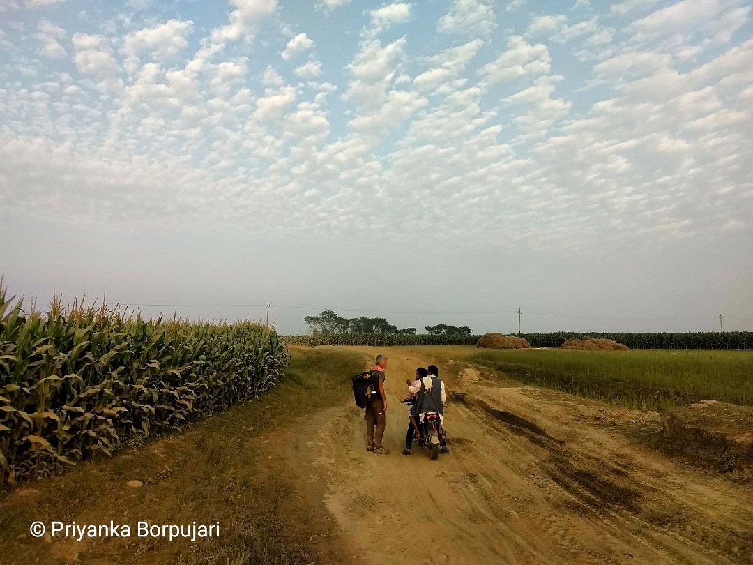 "Hello, Sir, where you come from?""Where do you come from?""Where you going Sir?""Where are you going?""Can I take photo with you?""If you walk with me.""Okay bye."Gurihar, Bihar.The conversation pattern between passing men &  @PaulSalopek on the  @outofedenwalk  #EdenWalk