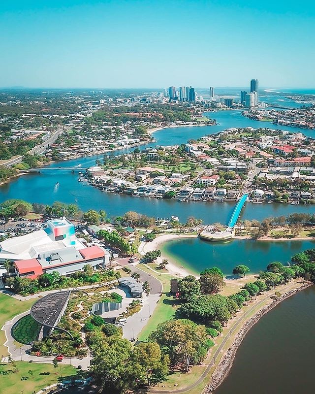 HelloGoldCoast's tweet image. In case you were wondering where the new Green Bridge is located. Connecting HOTA to Chevron Island! 💚
.
.
📸 mel.k.campbell
📍 Gold Coast, Queensland
☀️ Follow hello_goldcoast for more!
