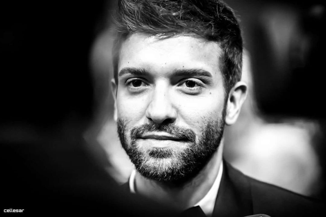 RutaAlboran's tweet photo. Repost @cellesar
Alguna foto más pondré de este chaval que además de cantar bien es un tío encantador
.
Fotógrafo de Emociones y Obras de Arte
https://t.co/6CeCyRP0Ds
#cellesar #cellesarstreetphotography #malaga #goyas2020 @academiadecine @pabloalboran #pabloalboran #music ... https://t.co/RtqzyFAgR9