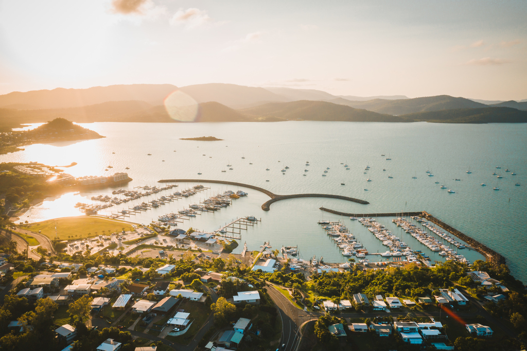 RedCatAdventure's tweet photo. The Award-Winning Coral Sea Marina! This beautiful marina is where our incredible tours depart from on a daily basis! 😻
📸 @escapewithchris https://t.co/bJrWBIWErv