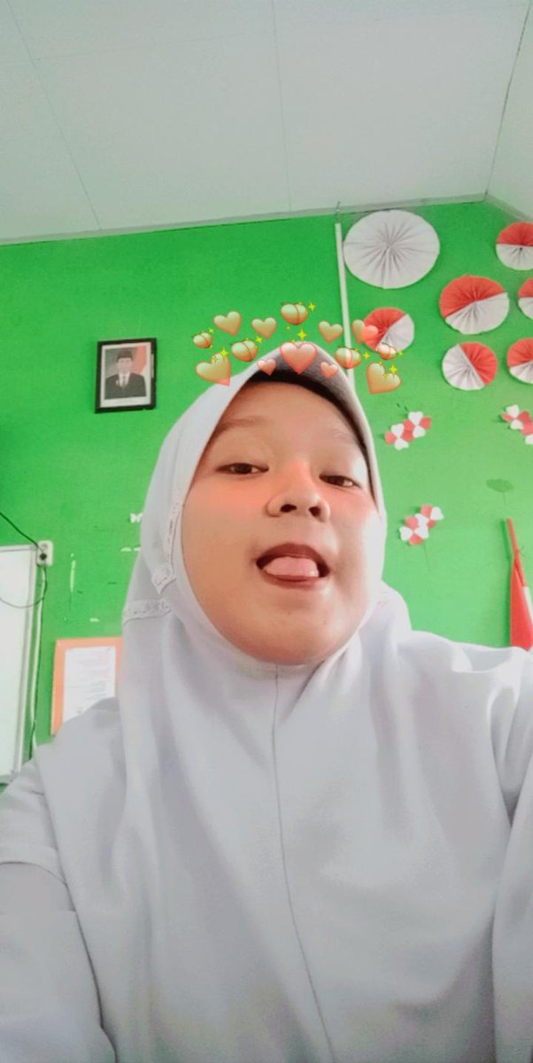 isnaaaa_03's tweet photo. Yang pnting bahagiaa🤣
#bacotsantuy #100HariUnfaedah #AkuGapapa #School2020 #amberheardisoverparty https://t.co/19GHEt2Hrx