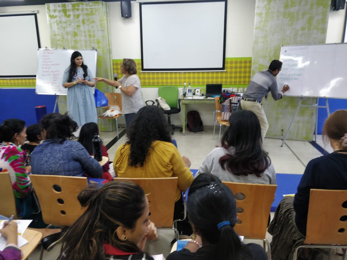 UmmeedCDC's tweet photo. 1) In the workshop "Communities at the Center" we have been talking about the single stories on what it is to be successful, beautiful and educated. #weavingourvoices #narrativetherapyindia #narrativepractices https://t.co/vkifjfJb7o