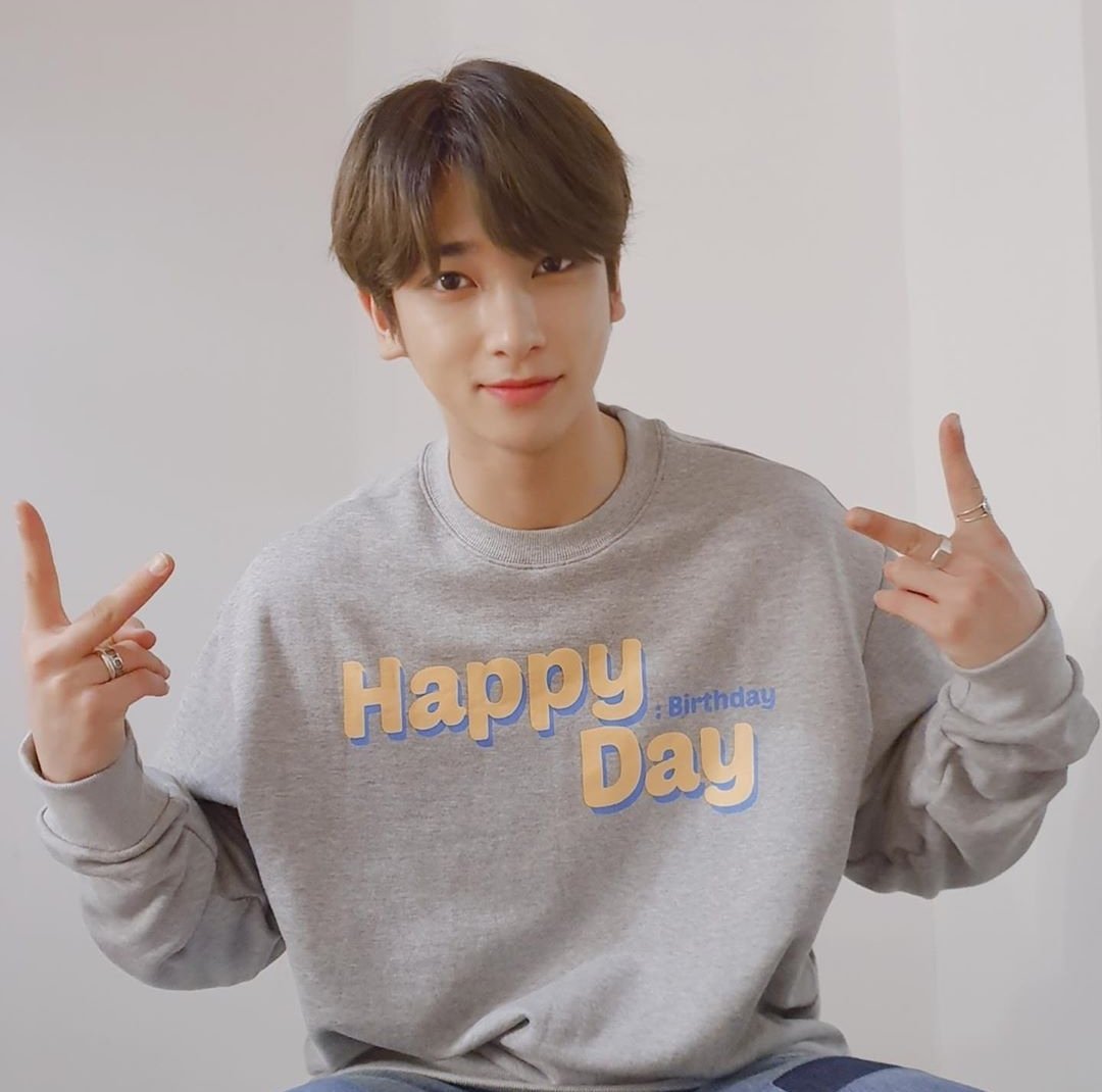 gyulangdan_ina's tweet photo. Hello we are from Desdemona Project Hangyul Fan Project from INDONESIA 🇲🇨
We keep updated and supporting our boys Hangyul and Dohyon for X1 redebut. We will fight together♡
#DefineIntegrityCJENM
#UnionForX1 #HANGYUL #DOHYON https://t.co/qZJVMv9U3J