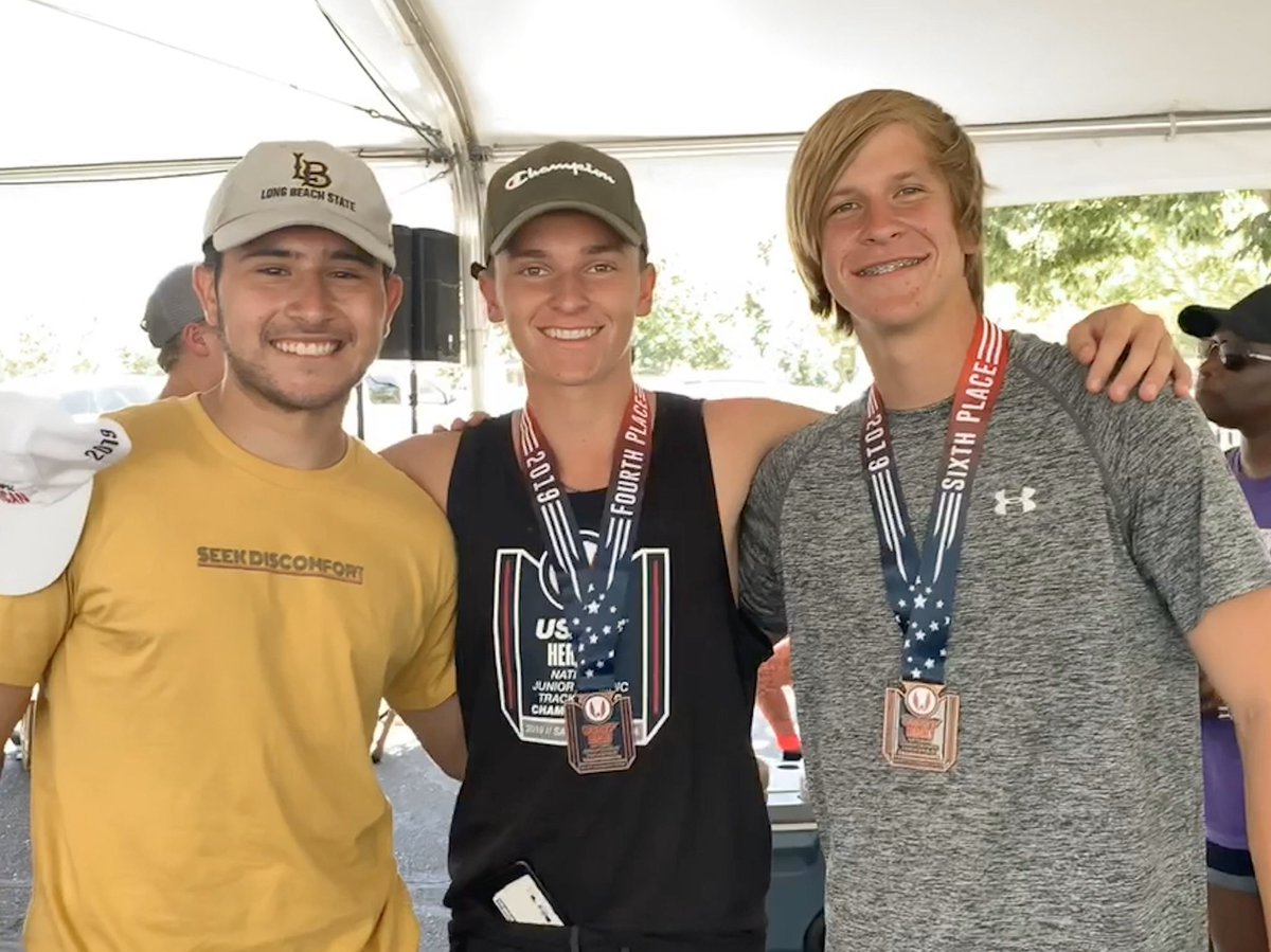 zackvolpe3's tweet photo. This past summer flew by and now I can’t wait to start my final high school season. I have to give thanks for every Coach and vaulter who helped me along the way. Big bars coming this season! #SeniorSzn #roadtostate #polevault #2020Vision https://t.co/64o9cTvisd