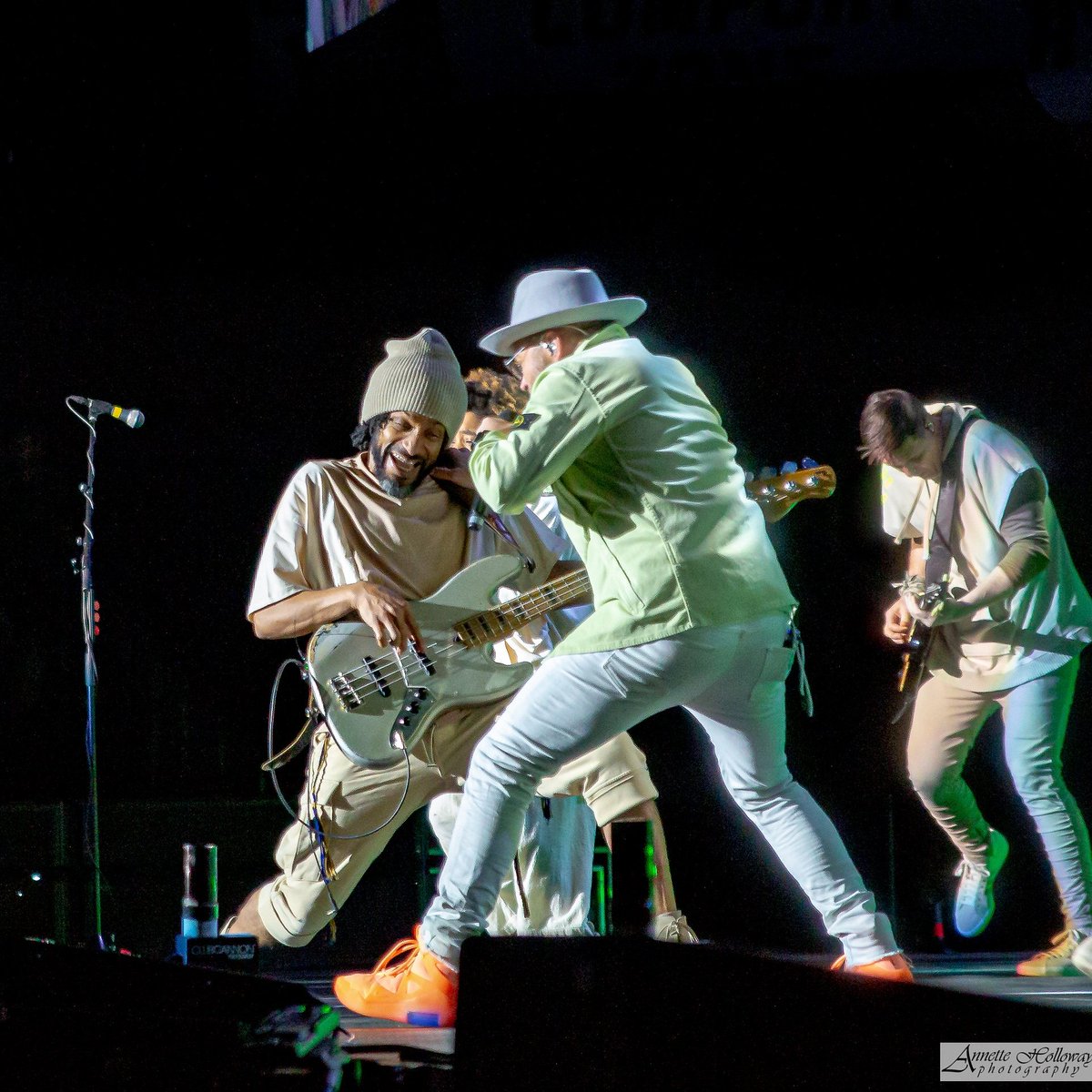 AnnetteHolloway's tweet photo. .@tobymac @toddefunk and Tim Rosenau having a blast during "Eye on It" 😎🙌😁
📸 @annetteholloway 

#tobymac #toddefunk #timrosenau #ahtobymac #eyeonit 
https://t.co/tDLH4whm4f https://t.co/kPC0VFmBD8