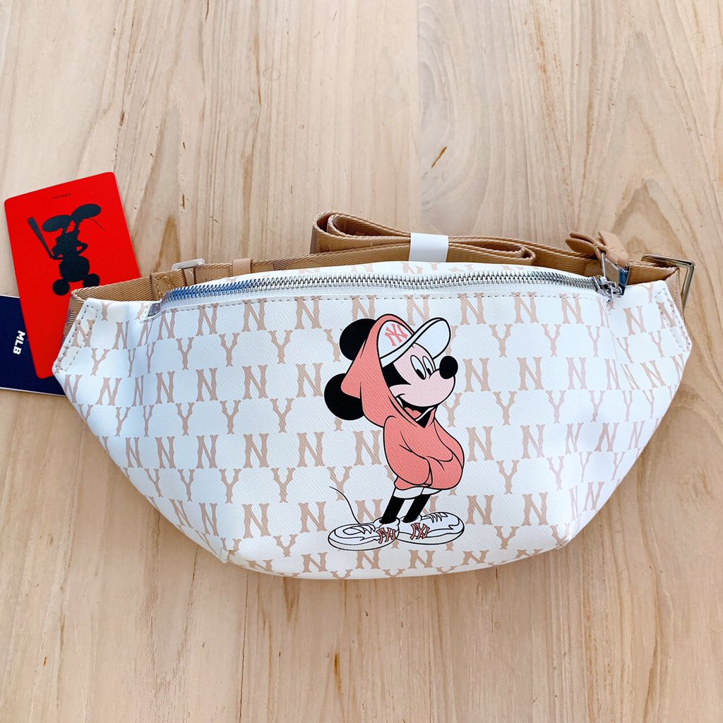 MiinyPreoder's tweet photo. 📣พร้อมส่ง [#MLB]
กระเป๋าคาดอก collection MLBx DISNEY #MickeyMouse 

⚡️ราคา 3,350 ฿⚡️
🚚 60/80

❌รีทวิต ส่งฟรีems❌

NY ครีม 15ใบ
NY ดำ 18 ใบ 
LA ดำ 17 ใบ

#MLBMICKY #MLBKOREA #MLBTHAI #MLBSHOES #MLBBACKPACK #MLBBAG #หิ้วเกาหลี #กระเป๋าสะพาย #ตลาดนัดบังทัน #ตลาดนัดnct #NY https://t.co/3SgggW5Gvl