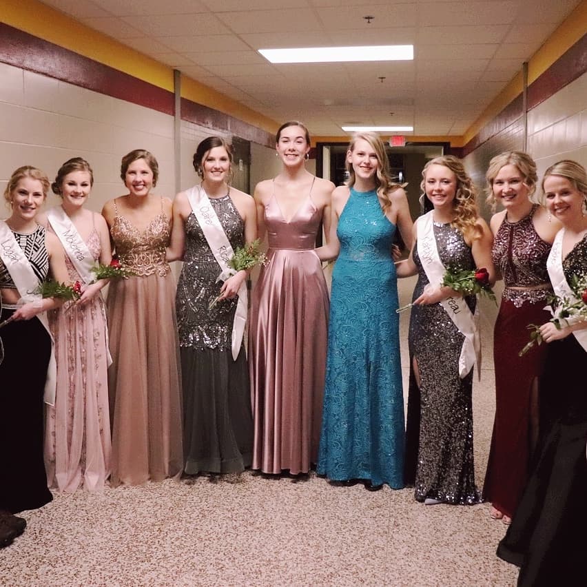 reenfran's tweet photo. Congrats on a great snow week kickoff. #bensonbraves #schoolspirit #snowweek2020 @BensonBraves @bensonstudentse @BravesVball @BensonMN_BPA https://t.co/BKdksVXKbo